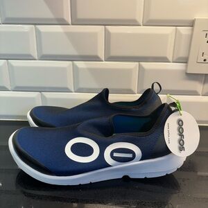 OOFOS OOmg Sport Recovery Shoes Mens Size 11 NWT Slip On Blue